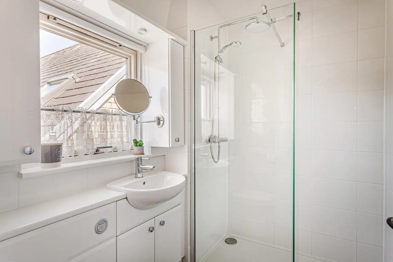 2 Bedroom City Centre Townhouse - With Parking Cambridge  Holiday home Cambridge (Cambridgeshire)