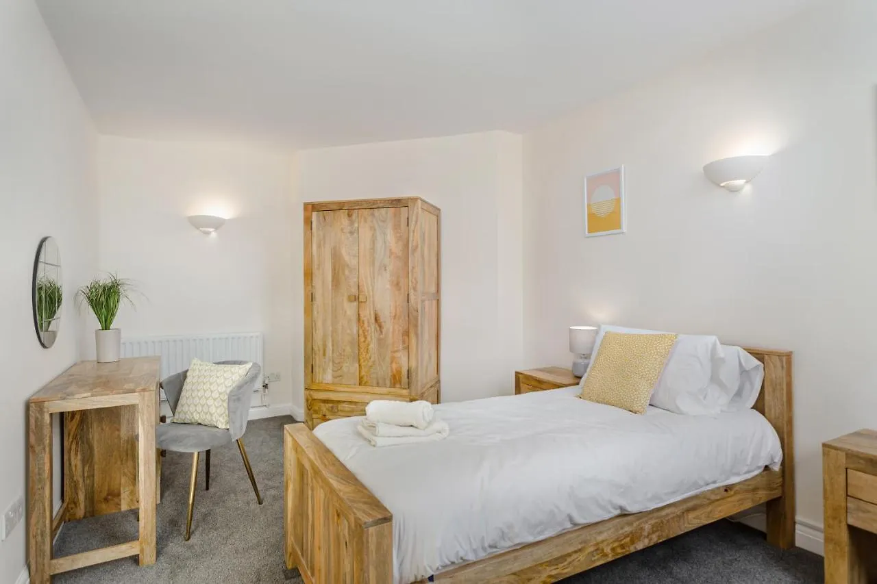 2 Bedroom City Centre Townhouse - With Parking Cambridge  0*, Cambridge (Cambridgeshire) United Kingdom