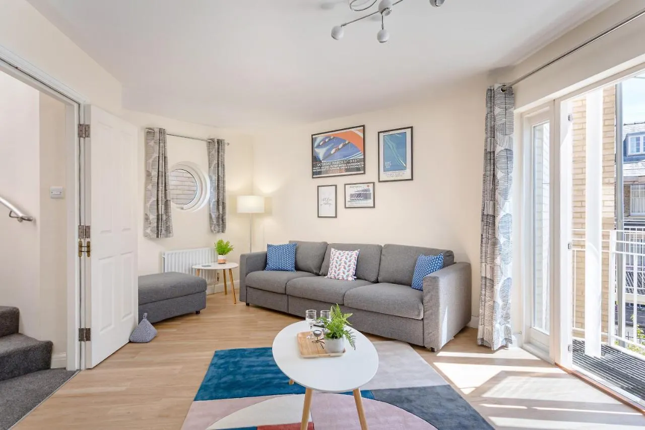 2 Bedroom City Centre Townhouse - With Parking Cambridge  0*, Cambridge (Cambridgeshire)
